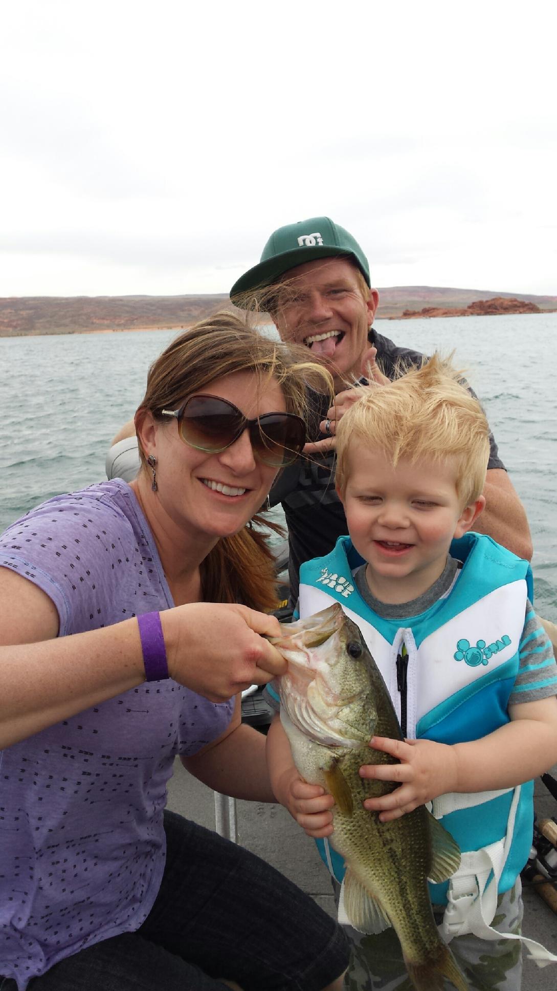sand hollow family fishing